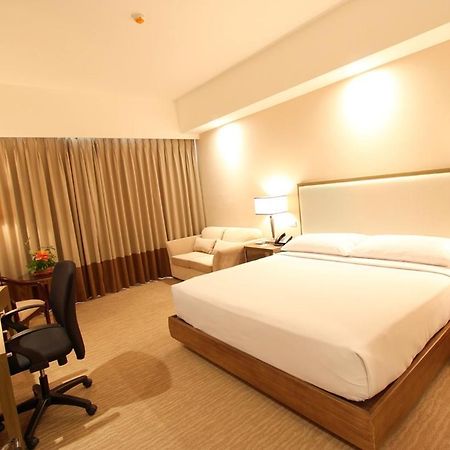 Garden Orchid Hotel & Resort Corp. Zamboanga Buitenkant foto